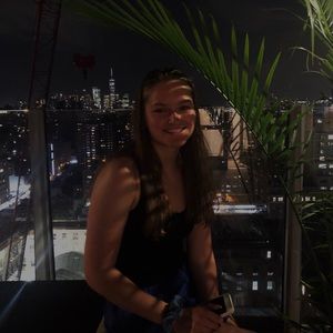 Meet your Posher, Hailey